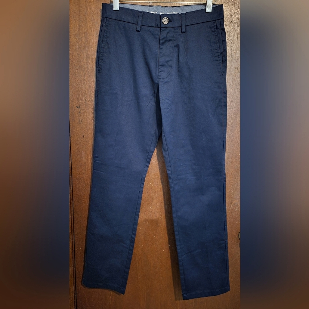 Flat front navy blue pant. Size30x32. Old navy